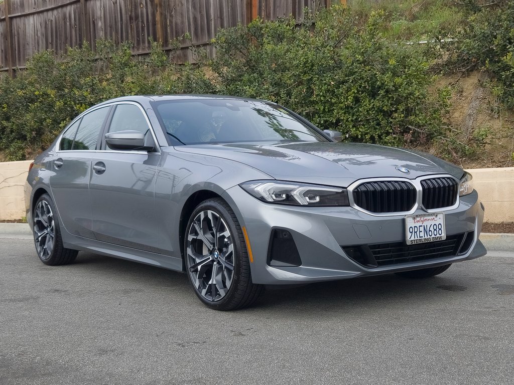 Used 2025 BMW 330i Sedan w/ Convenience Package image 2