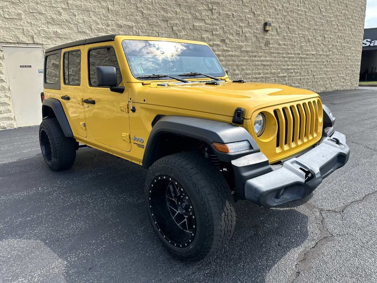 Used 2019 Jeep Wrangler Unlimited Sport image 7