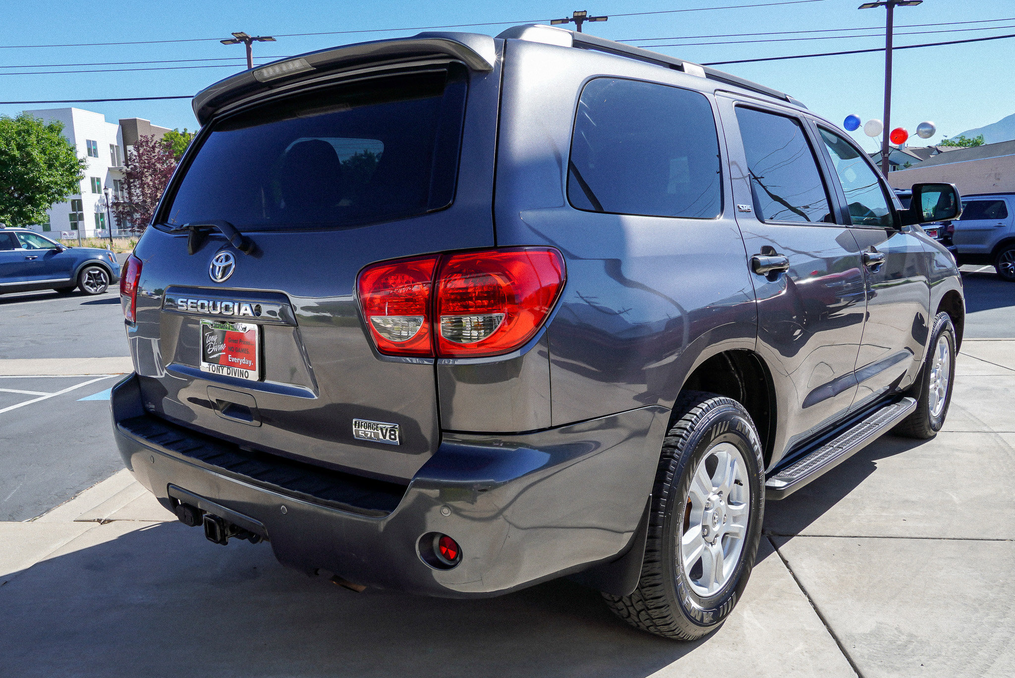 Used 2016 Toyota Sequoia SR5 w/ Premium Package AWD/4WD image 8