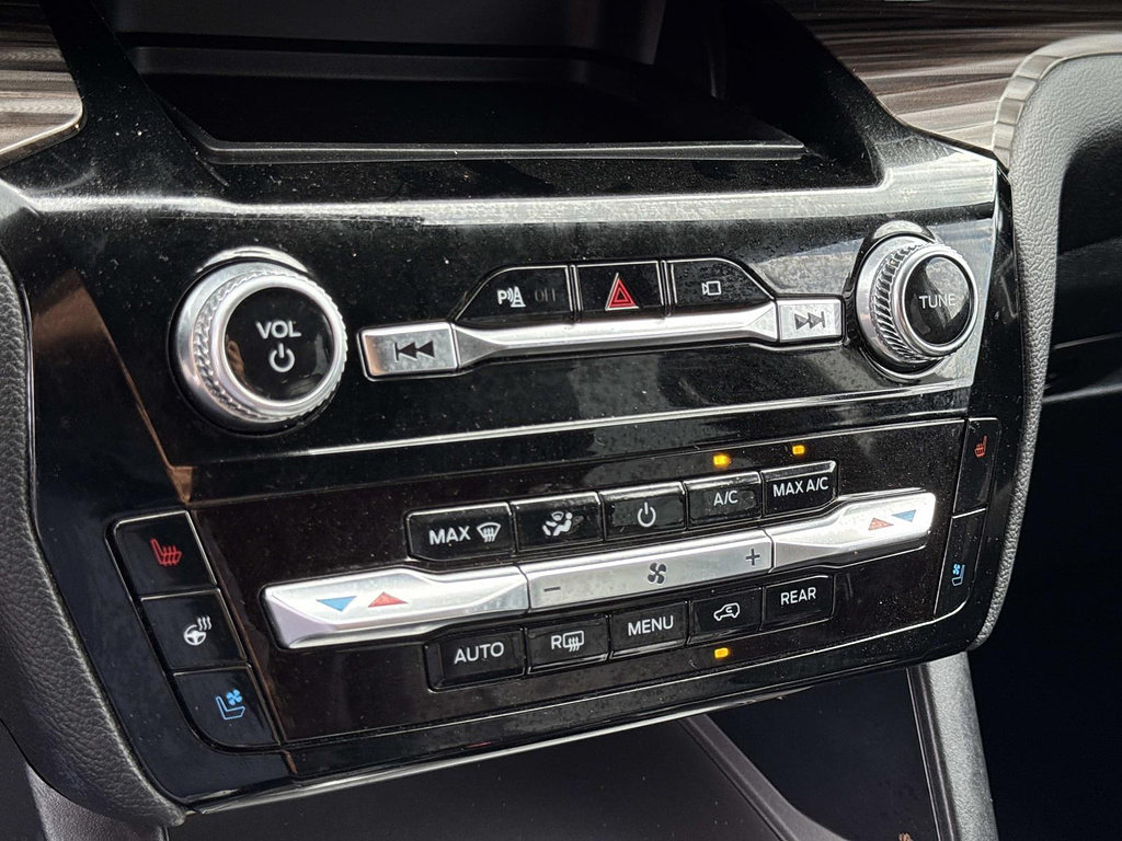 Certified 2023 Ford Explorer Limited RWD image 17