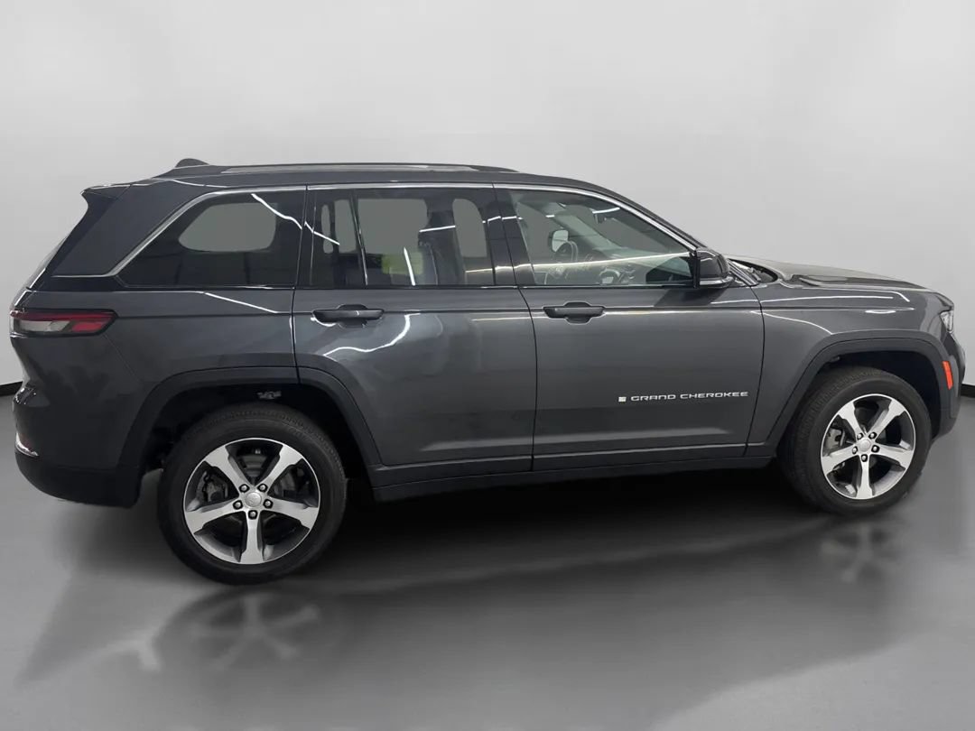 Used 2022 Jeep Grand Cherokee Limited 4xe AWD/4WD image 11