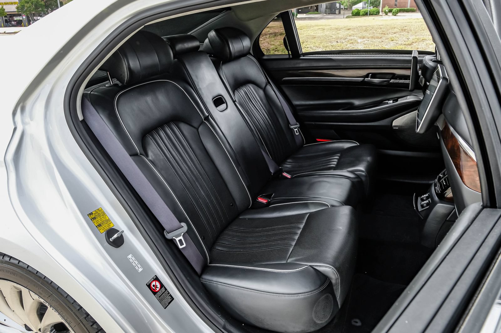 Used 2019 Genesis G90 5.0 Ultimate RWD image 40