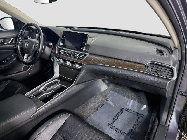 Used 2020 Honda Accord Touring image 29