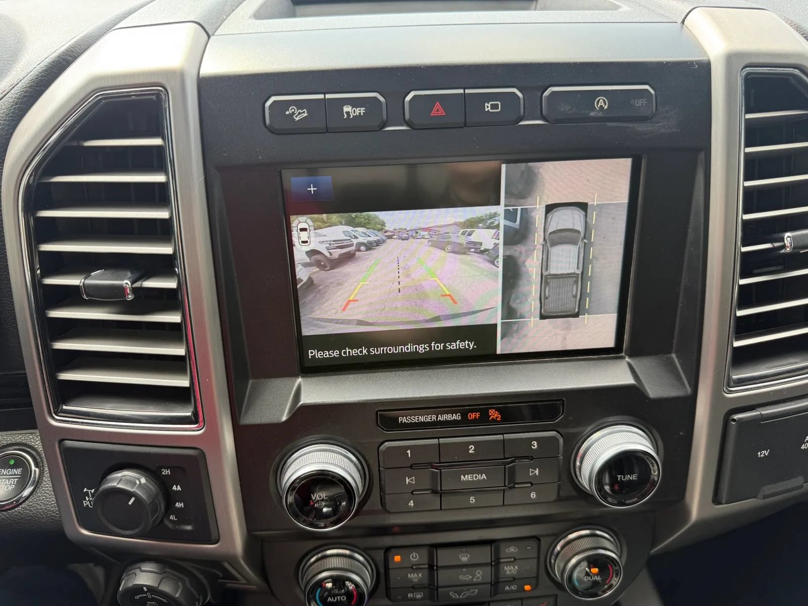 Used 2020 Ford F150 Platinum w/ Equipment Group 701A Luxury AWD/4WD image 32