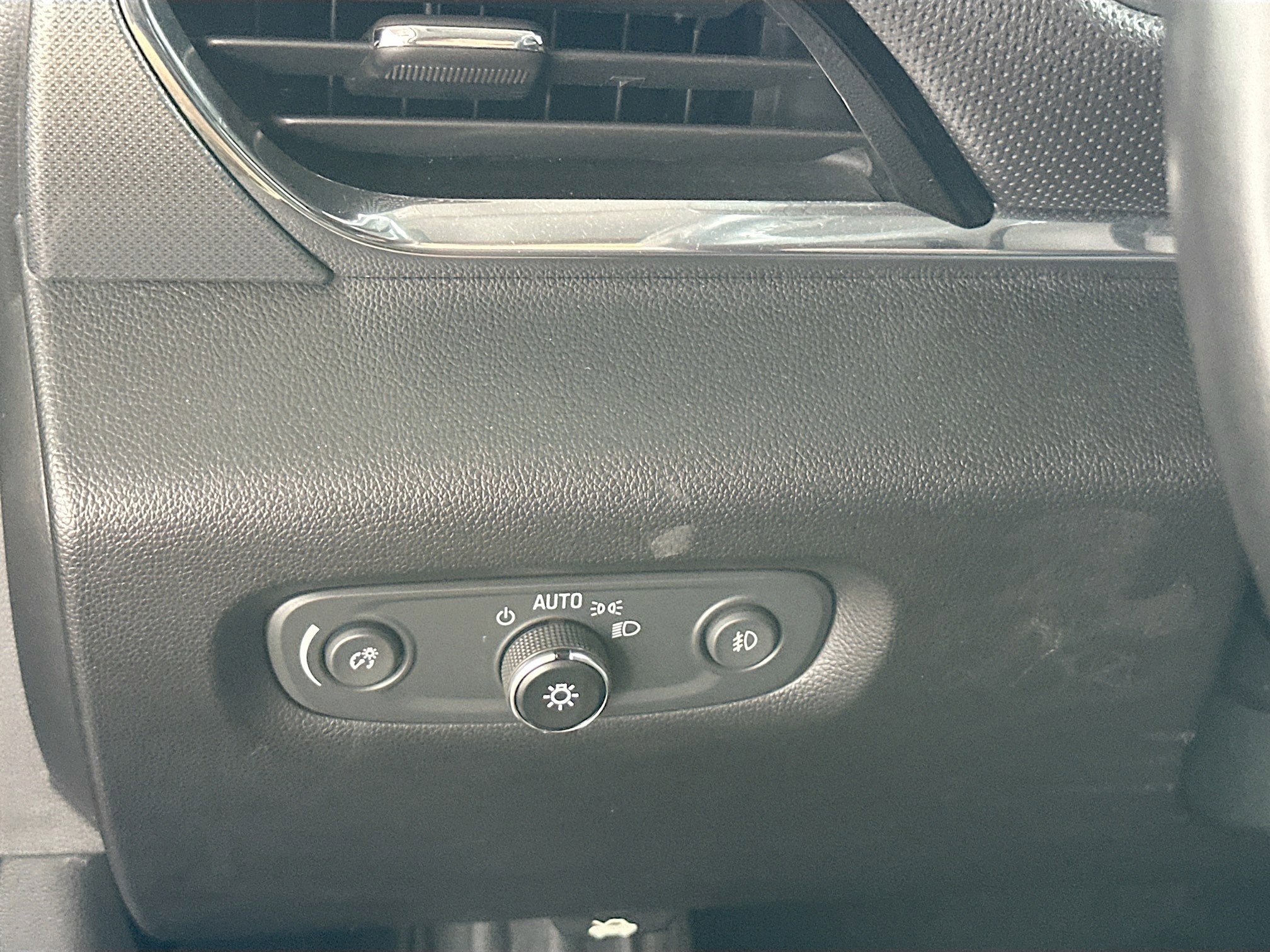 Used 2019 Chevrolet Traverse Premier w/ Driver Confidence II Package image 10