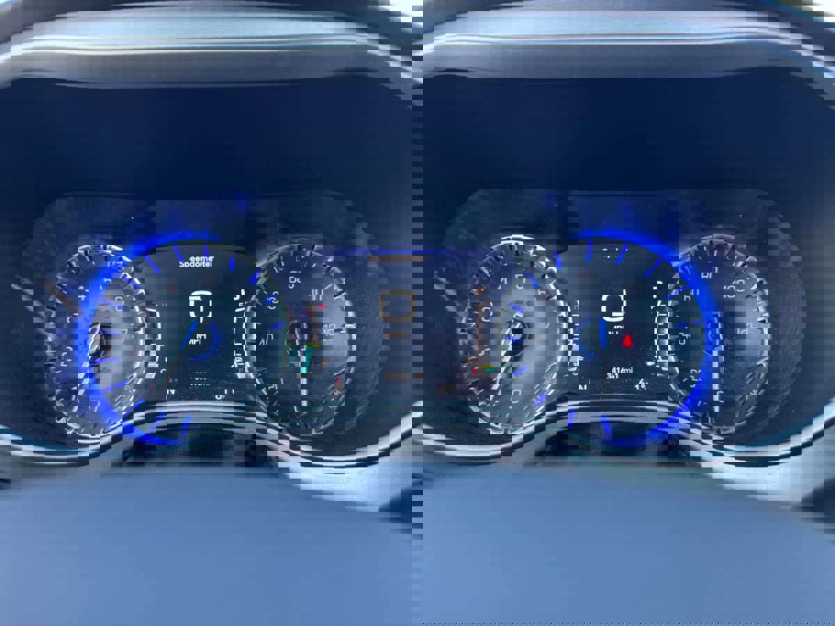 Used 2020 Chrysler Pacifica Touring-L image 12