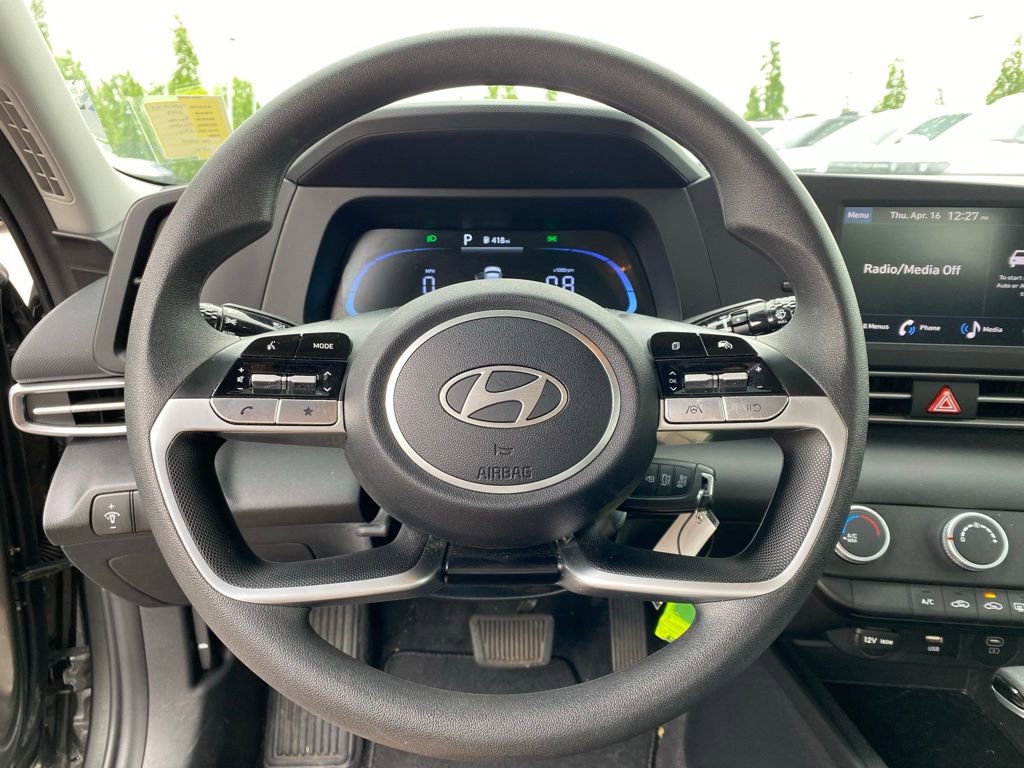 Used 2024 Hyundai Elantra SE image 13