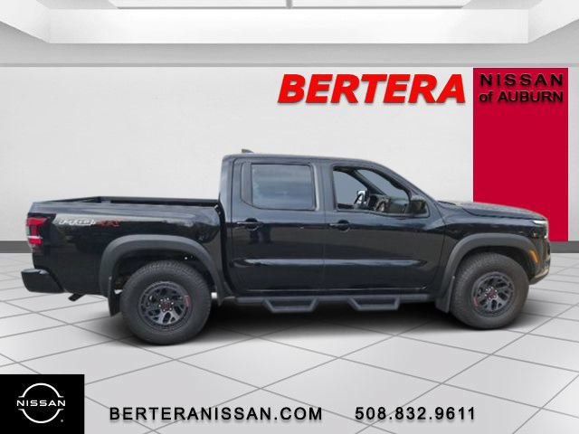 Used 2025 Nissan Frontier PRO-4X AWD/4WD image 2