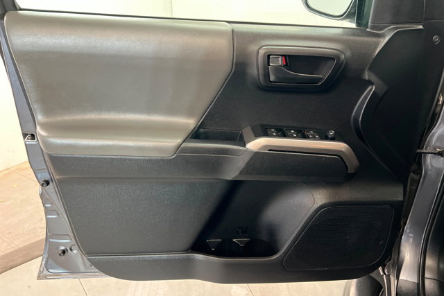 Used 2022 Toyota Tacoma SR5 image 14
