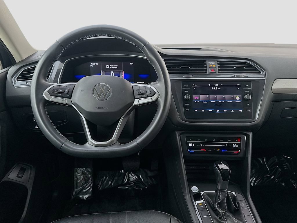 Used 2022 Volkswagen Tiguan SE w/ Panoramic Sunroof Package AWD/4WD image 27