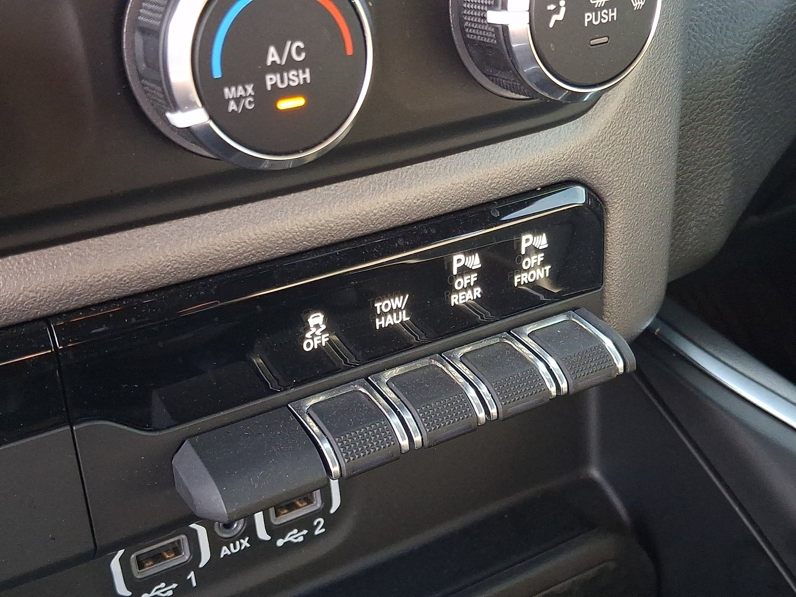 Used 2024 RAM 1500 Big Horn AWD/4WD image 23