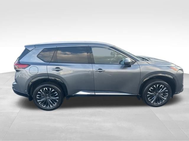 Used 2024 Nissan Rogue Platinum w/ Platinum Premium Package image 7