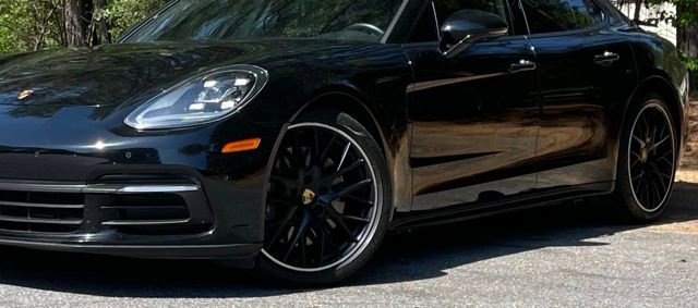 Used 2020 Porsche Panamera image 2