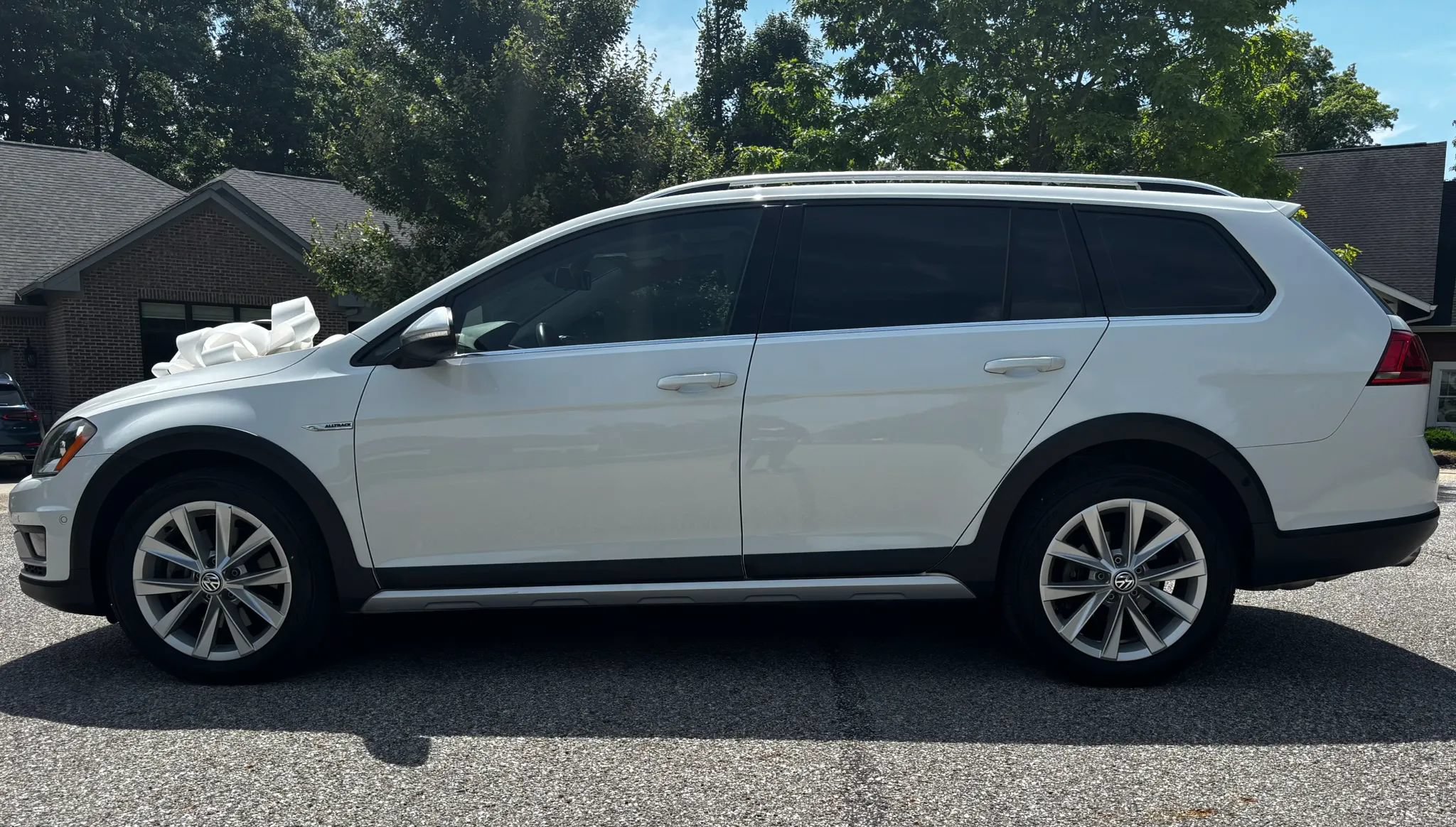 Used 2017 Volkswagen Golf Alltrack S AWD/4WD image 4