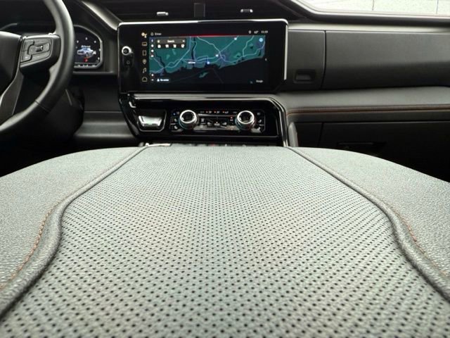 Used 2024 GMC Sierra 1500 AT4 w/ Technology Package image 20