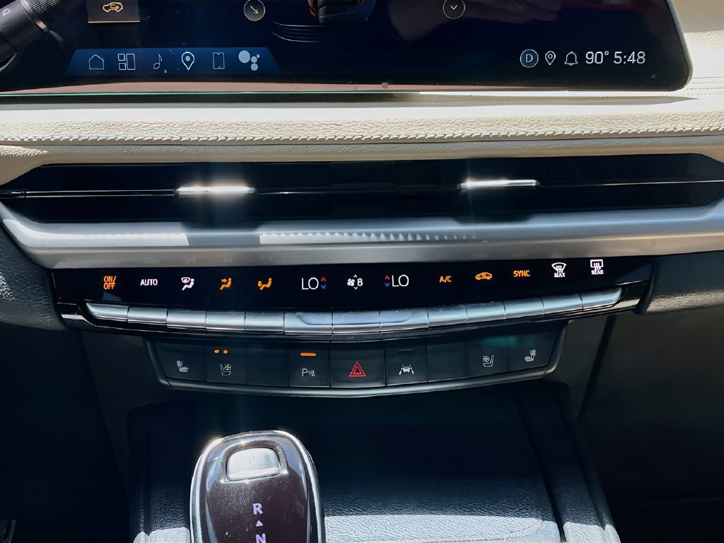 Used 2025 Cadillac XT4 Premium Luxury FWD image 21