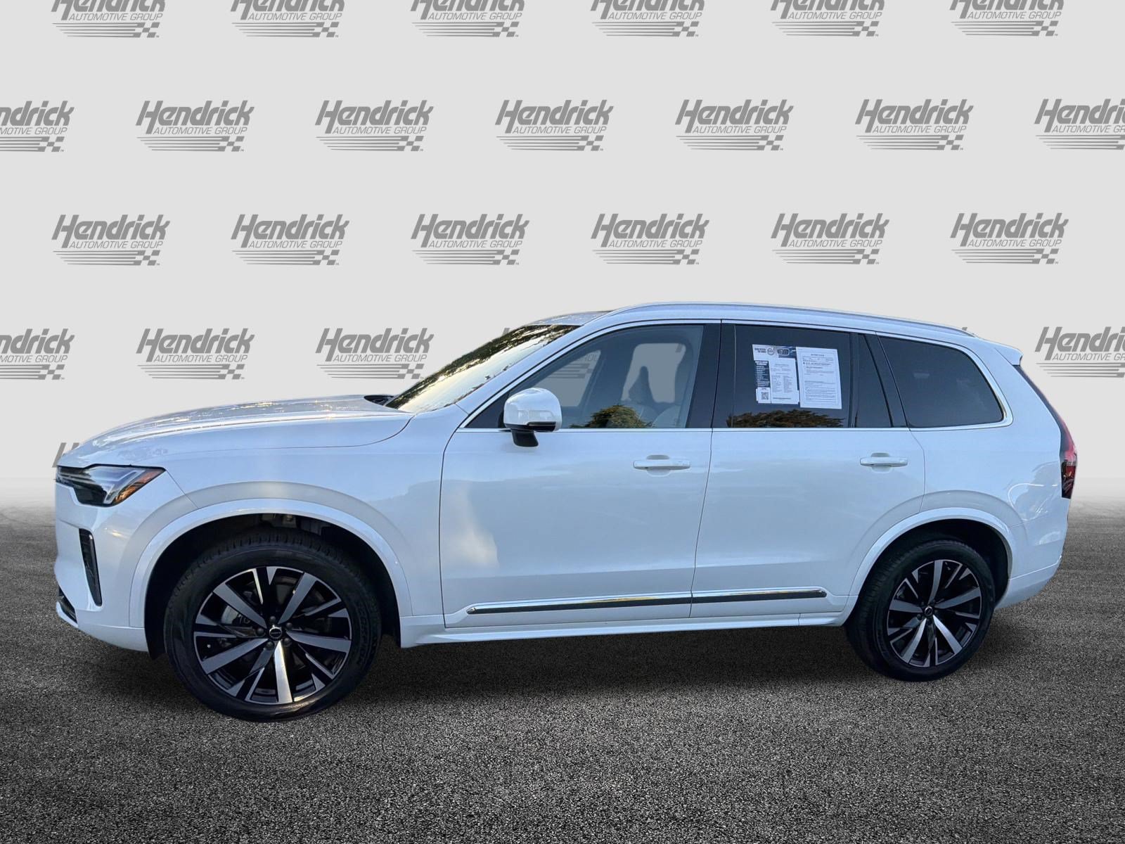 Certified 2025 Volvo XC90 B5 Core AWD/4WD image 7