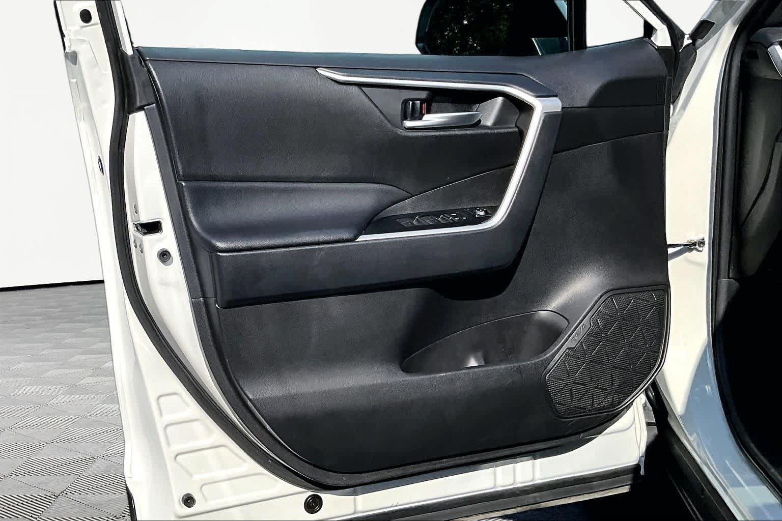 Certified 2025 Toyota RAV4 XLE AWD/4WD image 22