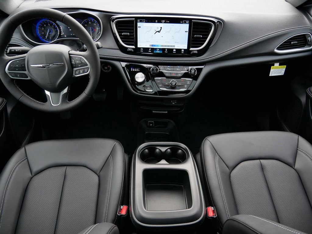 New 2026 Chrysler Pacifica Select AWD/4WD image 15