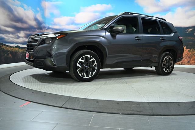 Used 2025 Subaru Forester Premium AWD/4WD image 4