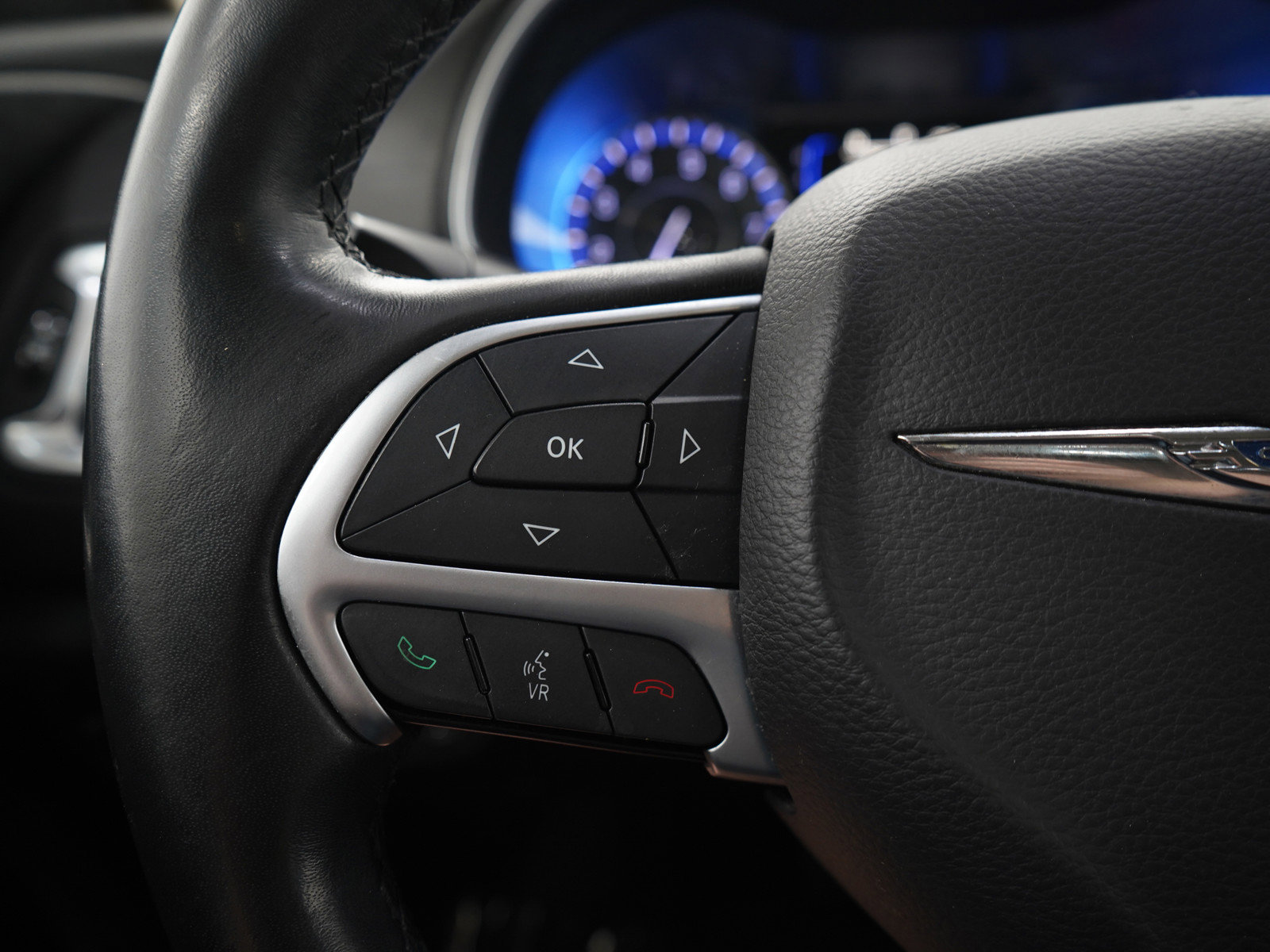 Used 2016 Chrysler 200 Limited w/ Anniversary Edition FWD image 21