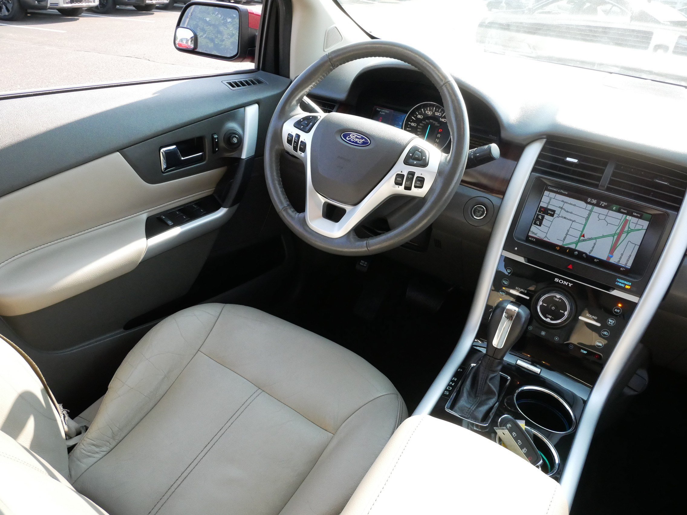 Used 2014 Ford Edge Limited w/ Equipment Group 302A AWD/4WD image 9