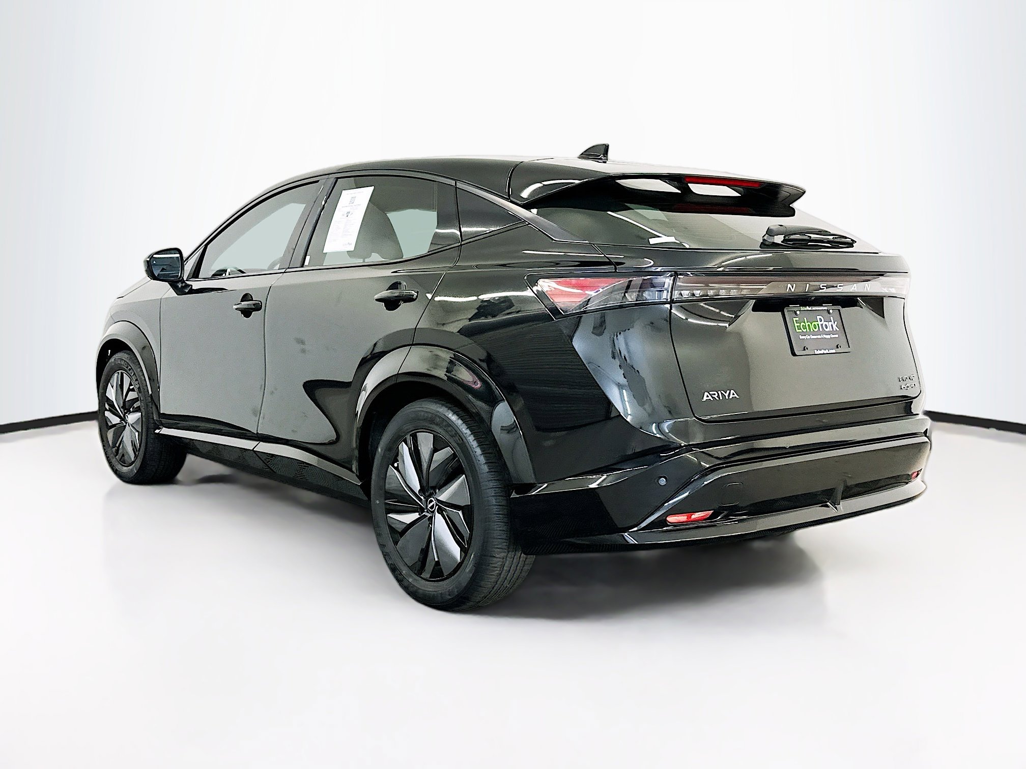 Used 2023 Nissan Ariya AWD image 5