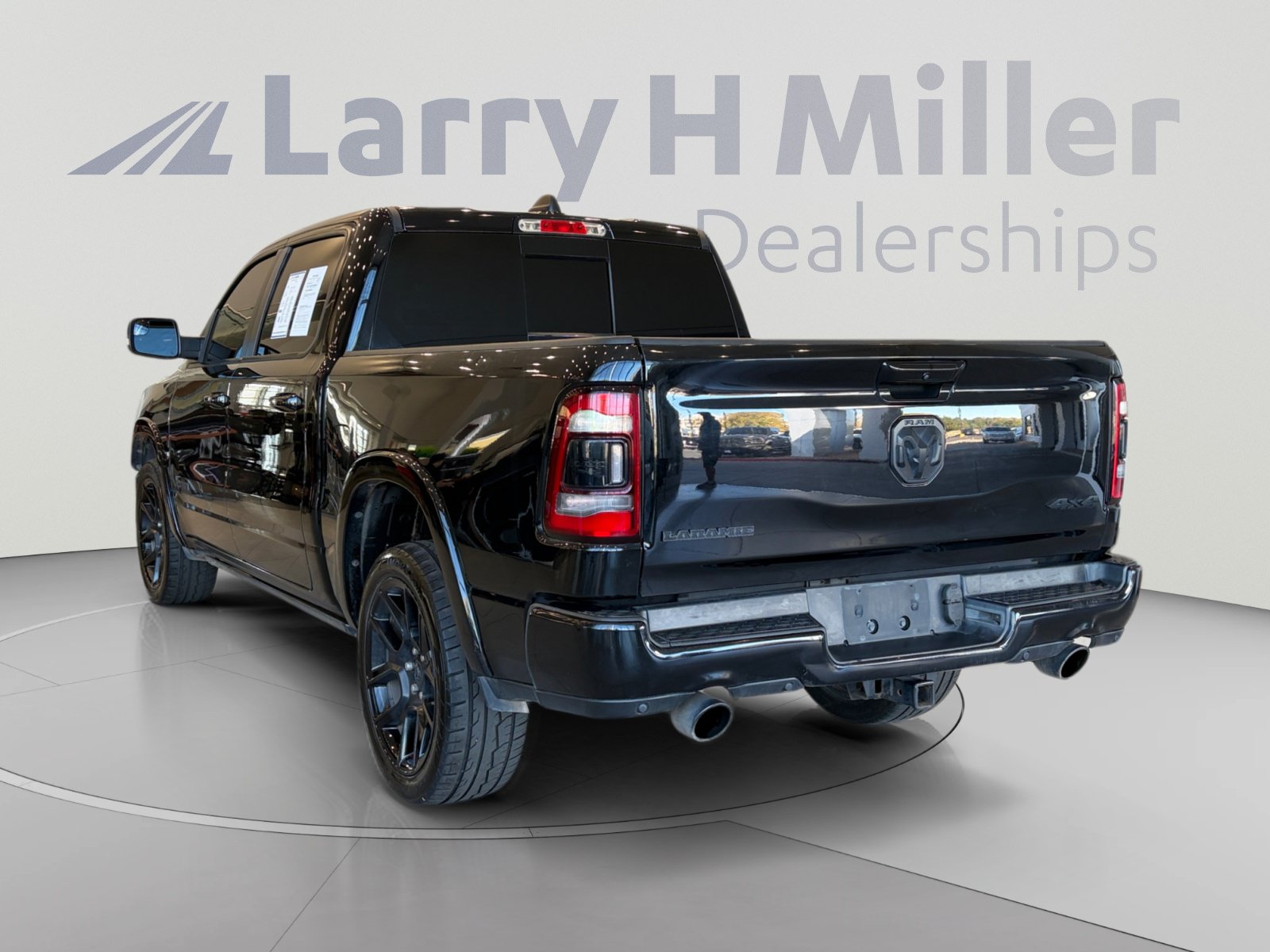 Used 2020 RAM 1500 Laramie AWD/4WD image 3