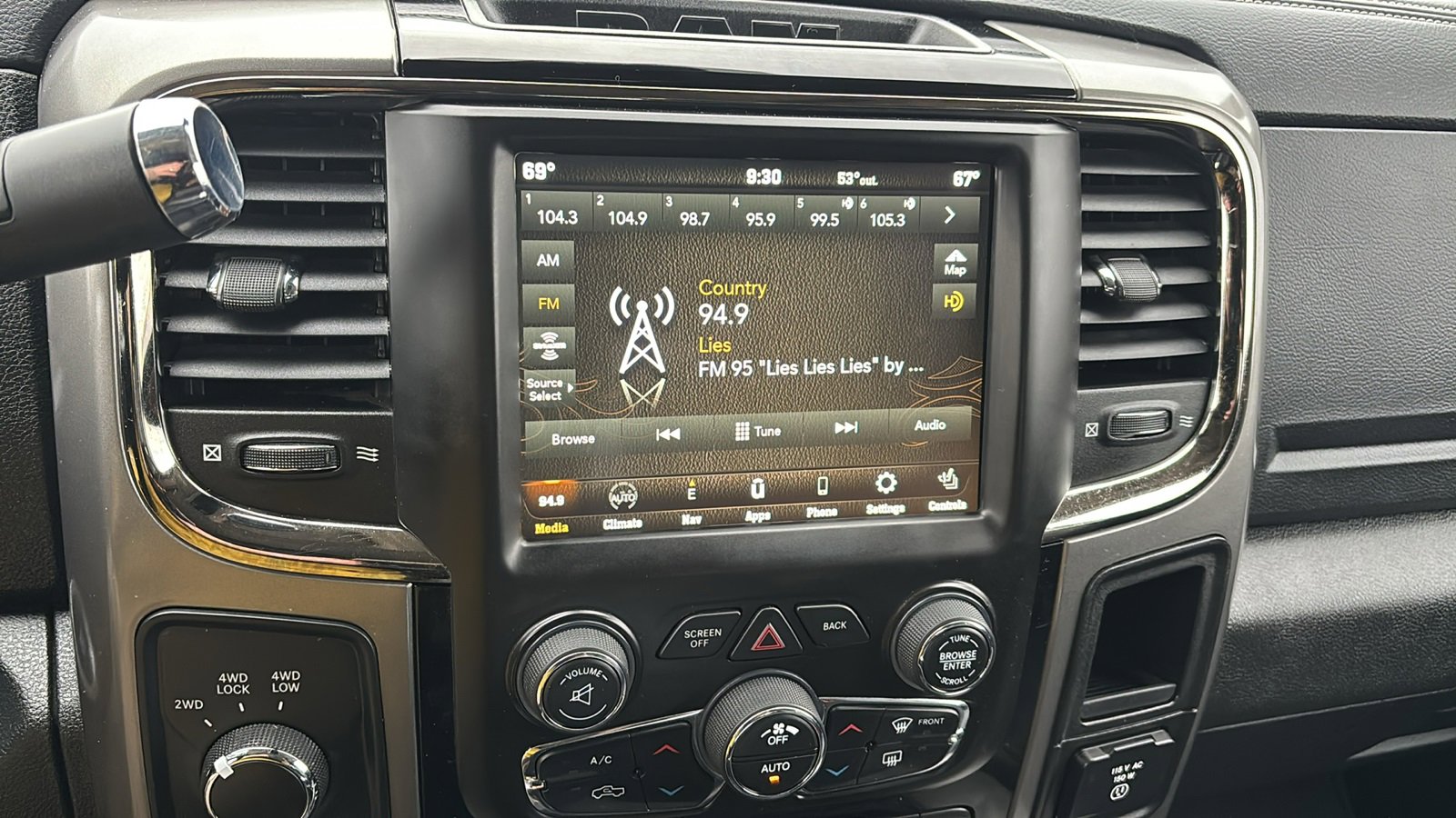 Used 2018 RAM 2500 Laramie w/ Sport Appearance Group image 21