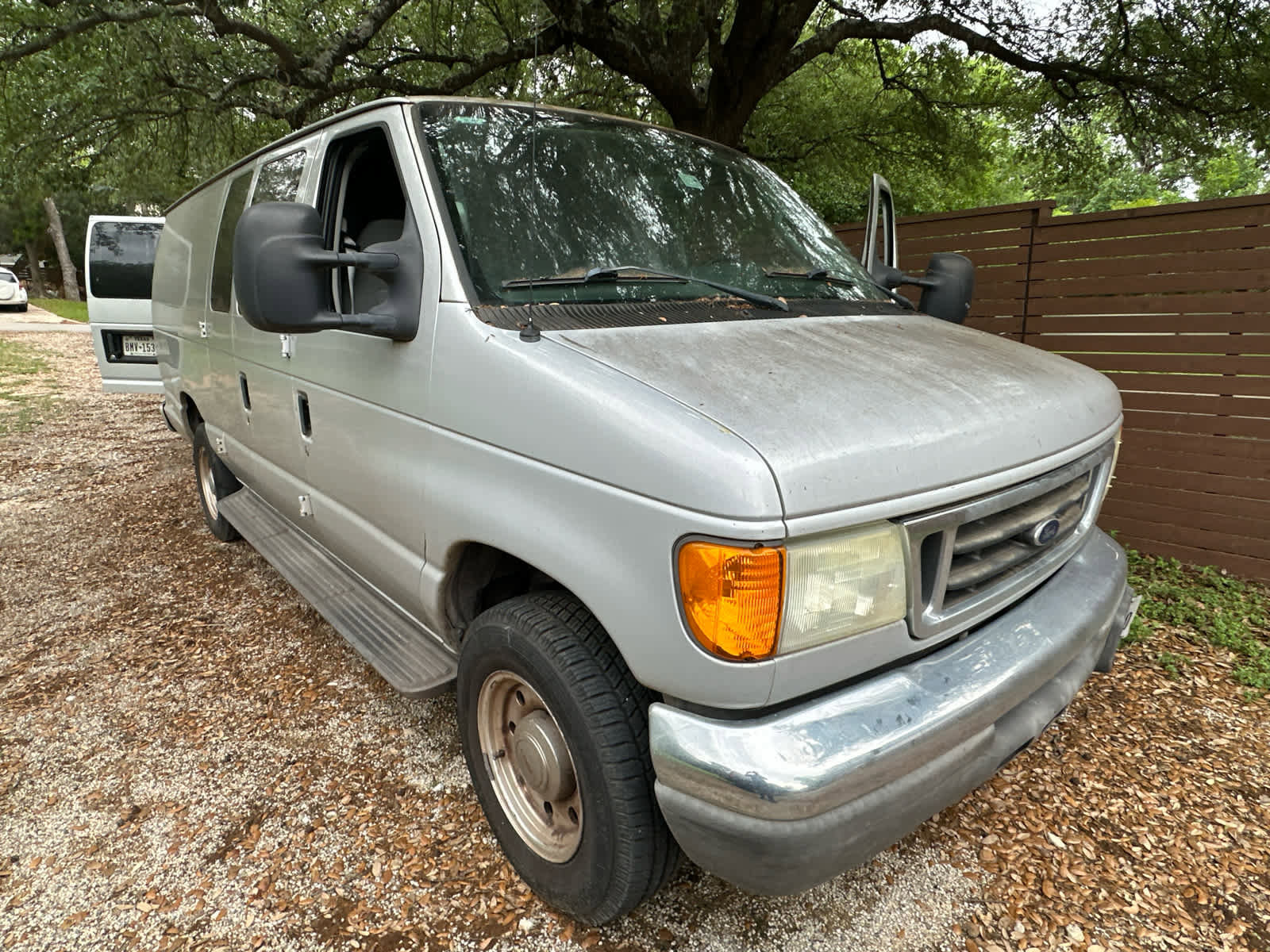 Used 2006 Ford E-250 and Econoline 250 Extended RWD image 2