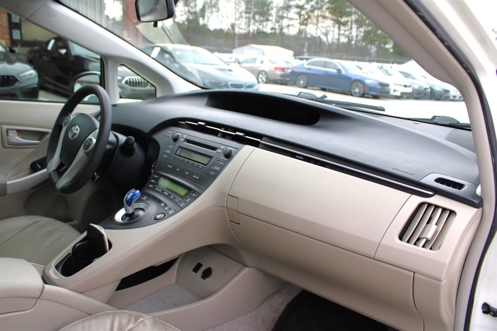 Used 2011 Toyota Prius Five image 17