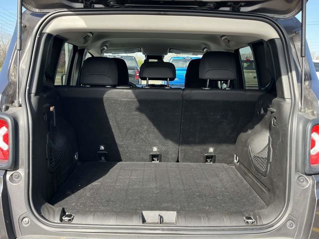 Used 2019 Jeep Renegade Latitude image 19