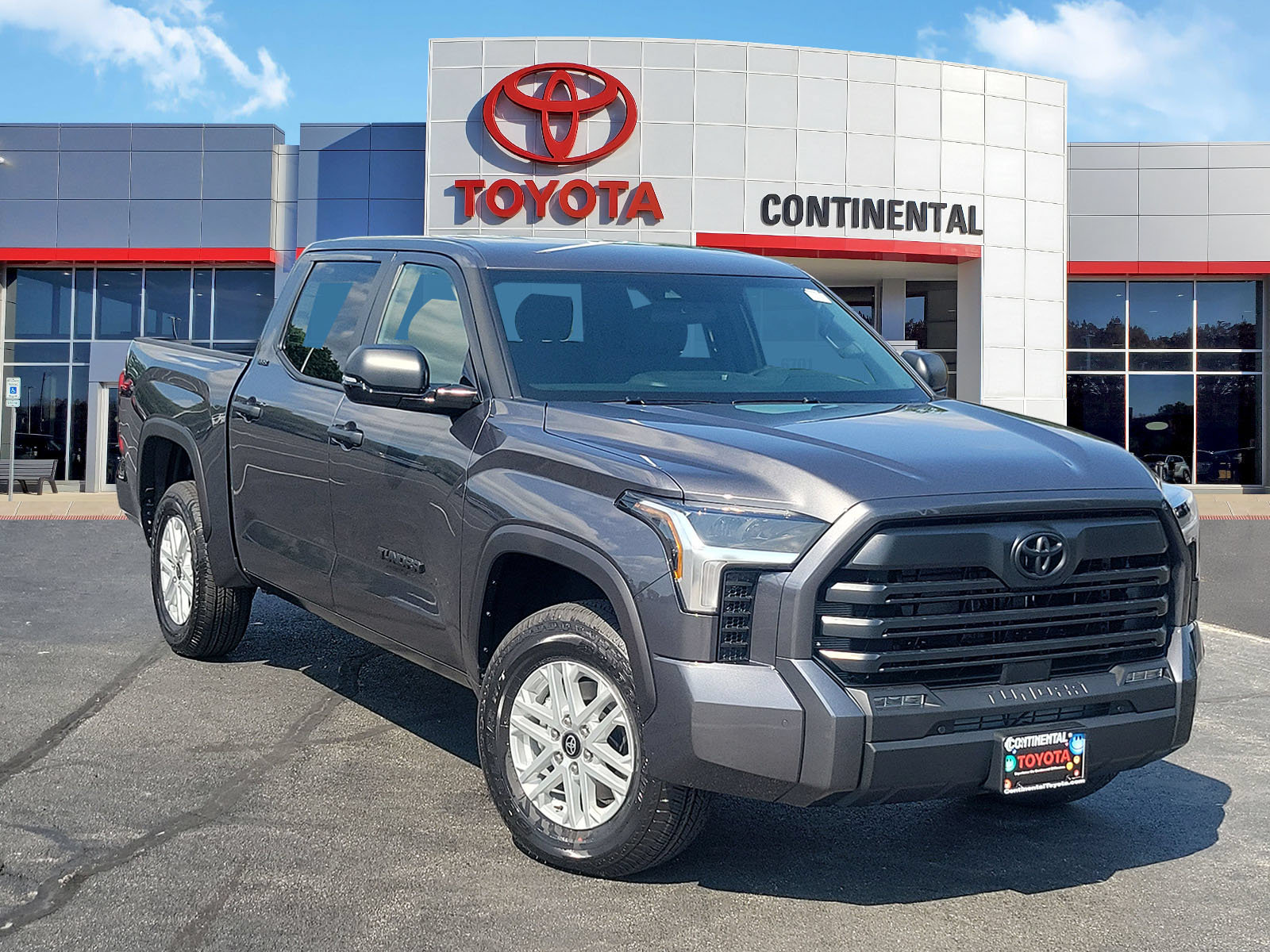New 2026 Toyota Tundra SR5 w/ SR5 Convenience Package