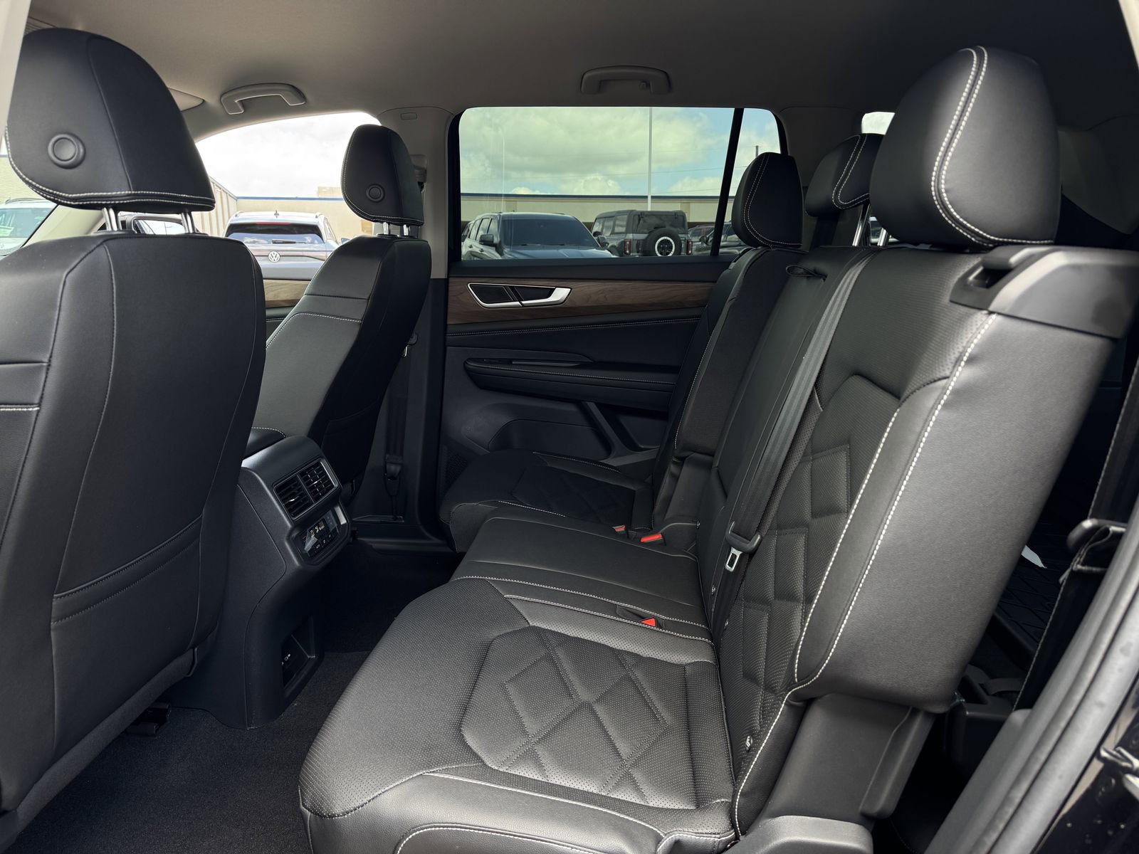 New 2026 Volkswagen Atlas SE FWD image 26
