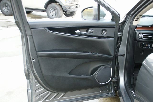 Used 2023 Lincoln Nautilus Reserve w/ Equipment Group 201A image 14
