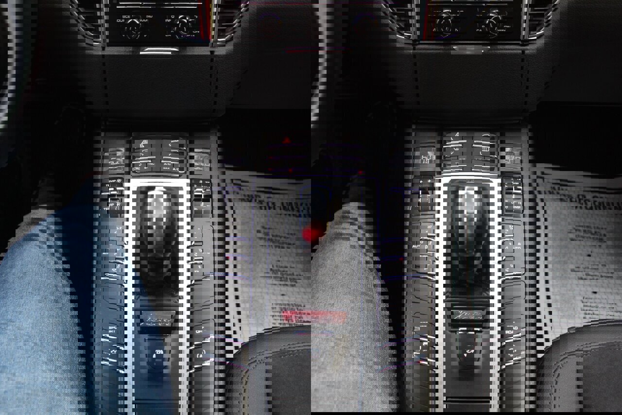 Used 2016 Porsche Macan S image 8