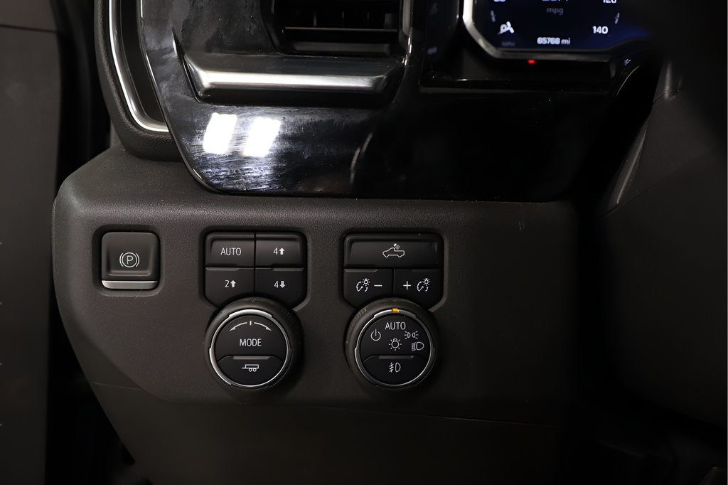 Used 2022 Chevrolet Silverado 1500 LT Trail Boss w/ Convenience Package II AWD/4WD image 15