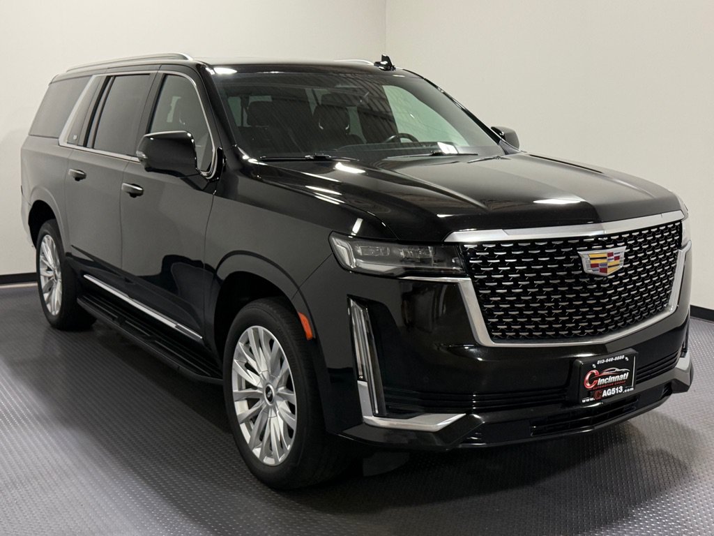 Used 2023 Cadillac Escalade ESV Luxury AWD/4WD image 4