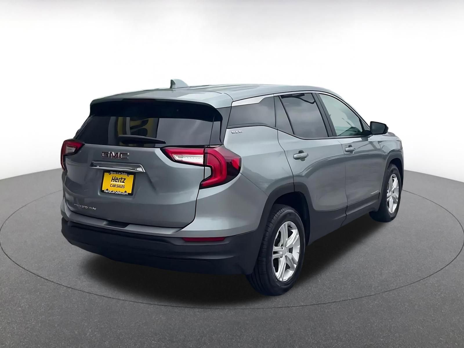 Used 2024 GMC Terrain SLE FWD image 14