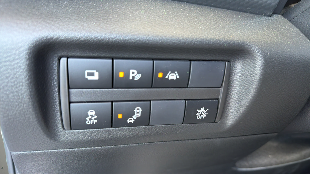 Certified 2025 Nissan Kicks Play S FWD image 20
