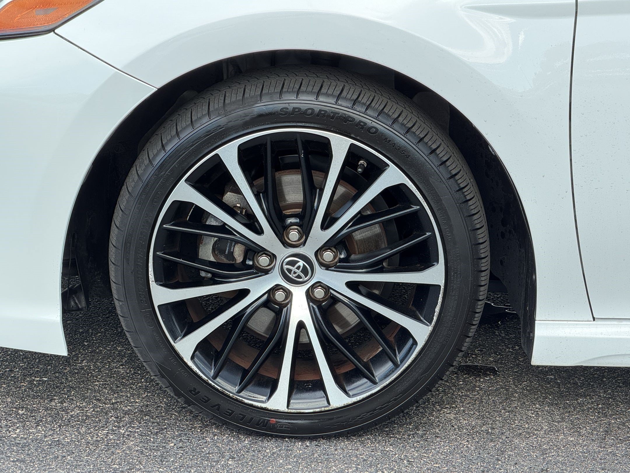 Used 2019 Toyota Camry SE FWD image 13