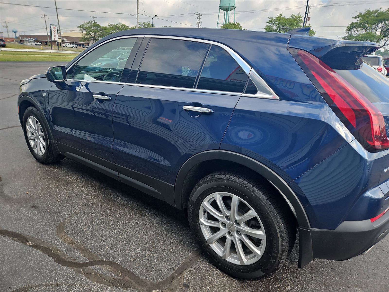 Used 2021 Cadillac XT4 Luxury AWD/4WD image 5