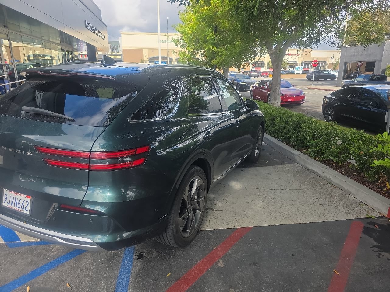 Used 2024 Genesis Electrified GV70 w/ Prestige Package AWD/4WD image 2