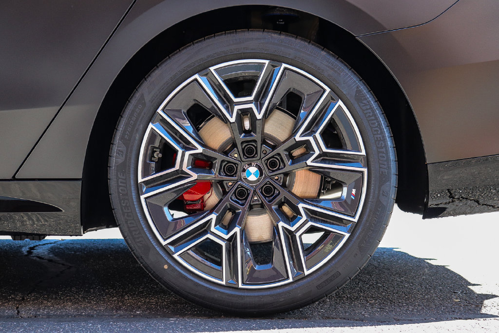 New 2027 BMW 530i w/ M Sport Package RWD image 8