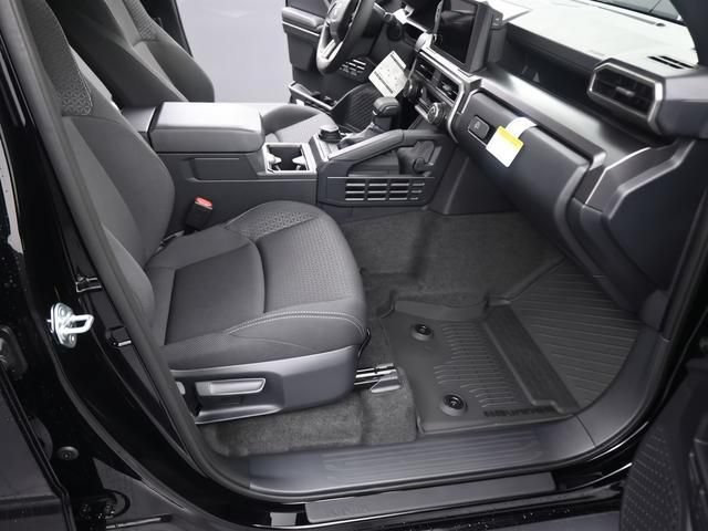 New 2025 Toyota 4Runner SR5 AWD/4WD image 12