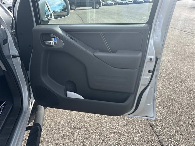 Used 2020 Nissan Frontier PRO-4X image 25