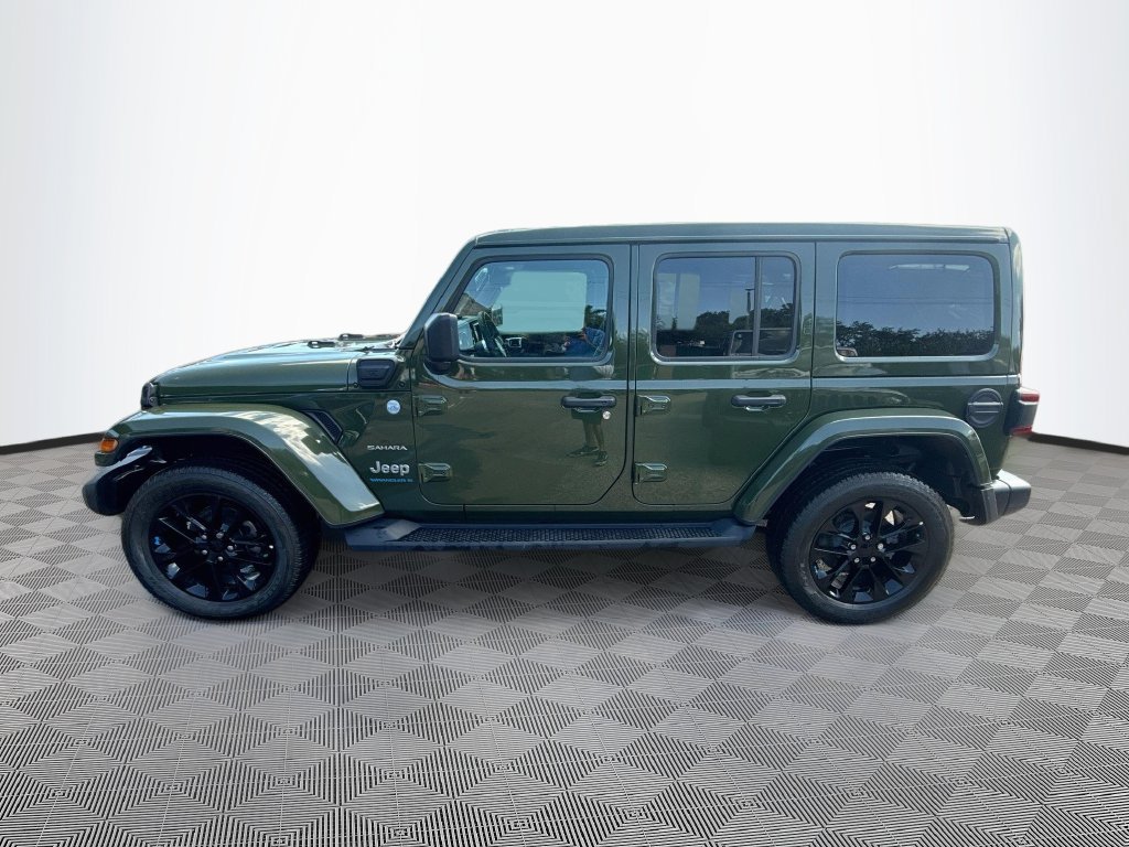 Used 2023 Jeep Wrangler Unlimited Sahara AWD/4WD image 9
