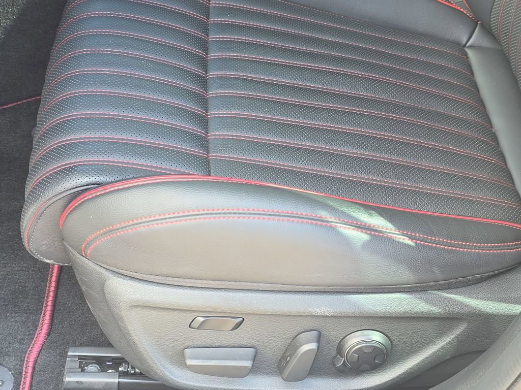 Used 2025 Genesis G70 3.3T Advanced image 27