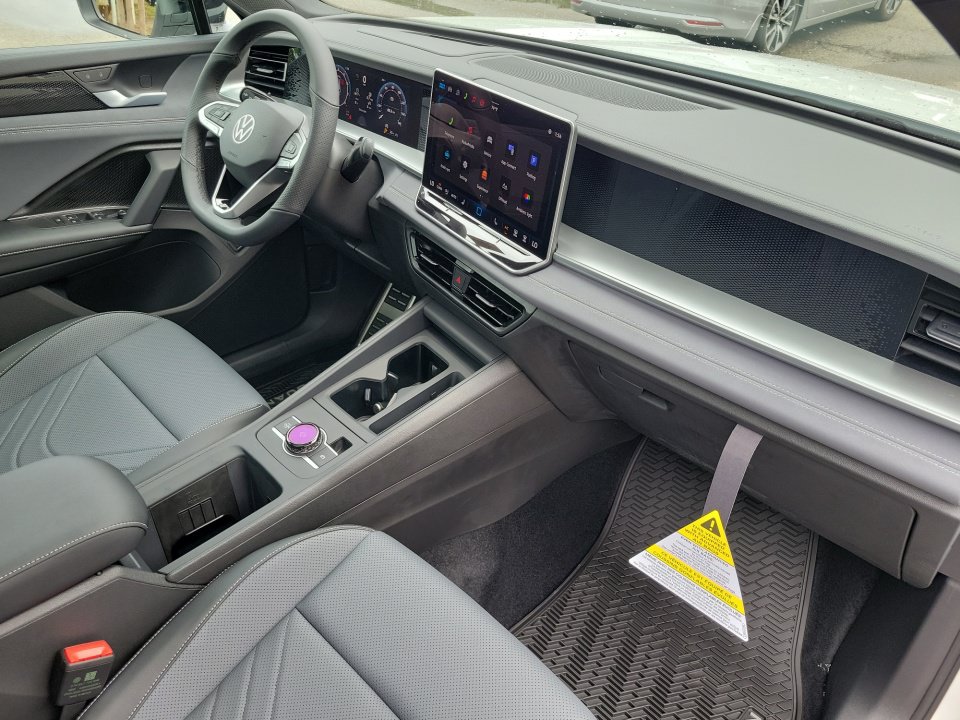 New 2026 Volkswagen Tiguan SE R-Line AWD/4WD image 27