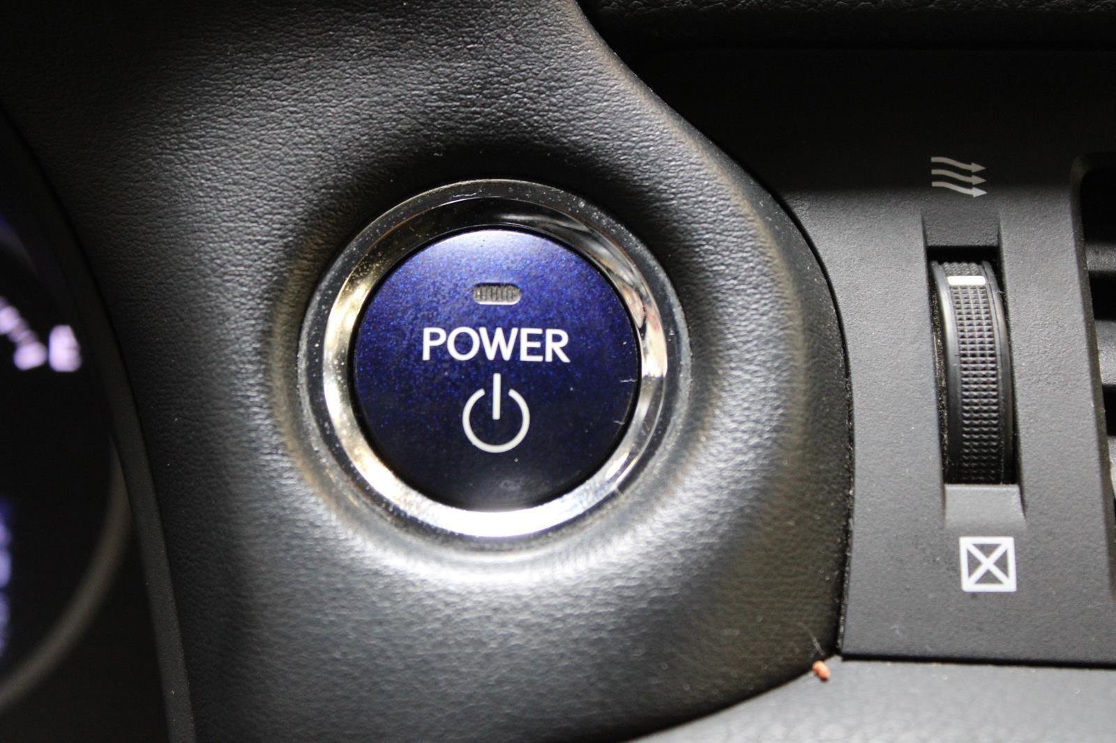 Used 2013 Lexus CT 200h w/ Premium Pkg w/Backup Camera image 23